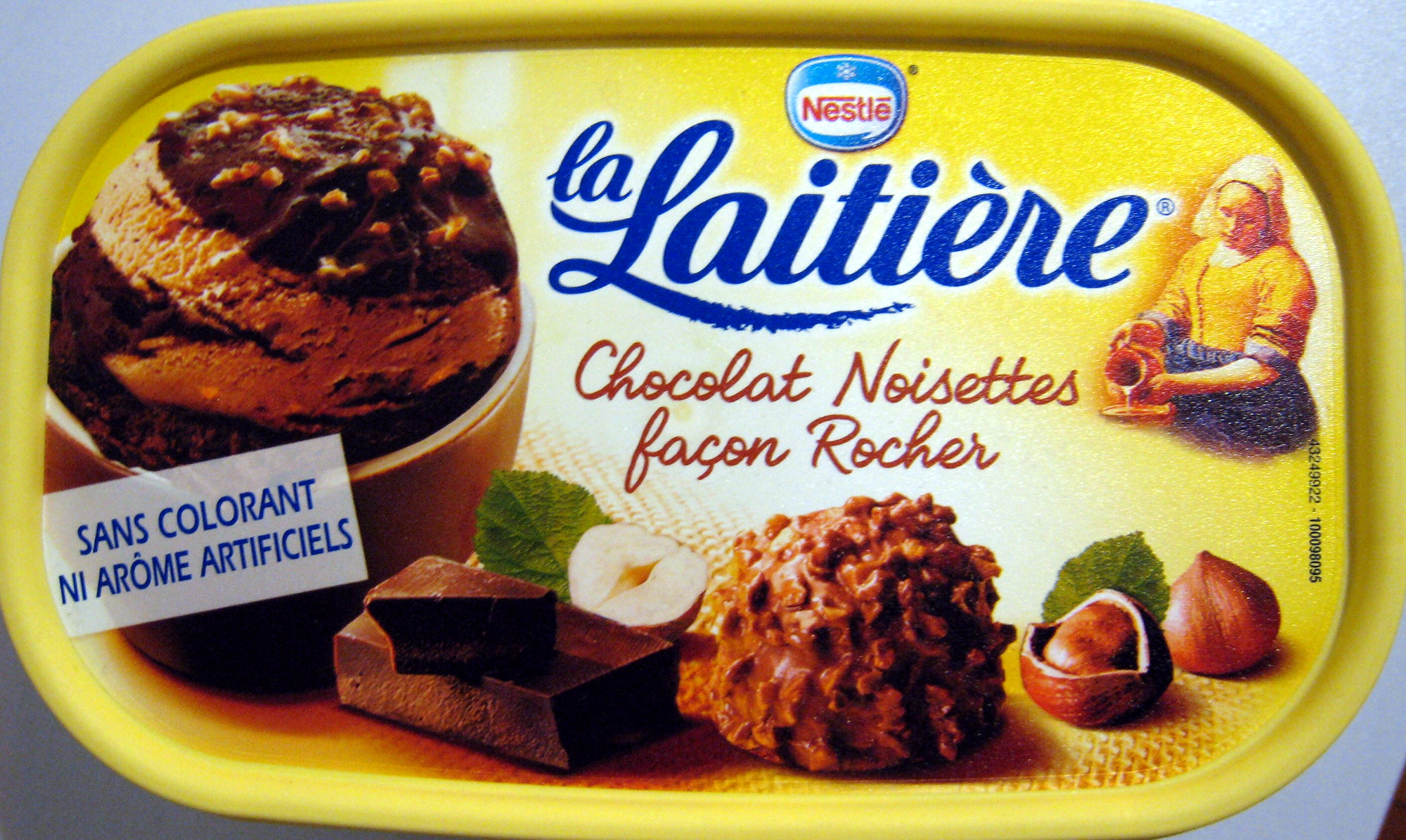 Crème Glacée Chocolat Noisettes façon Rocher - Product - fr