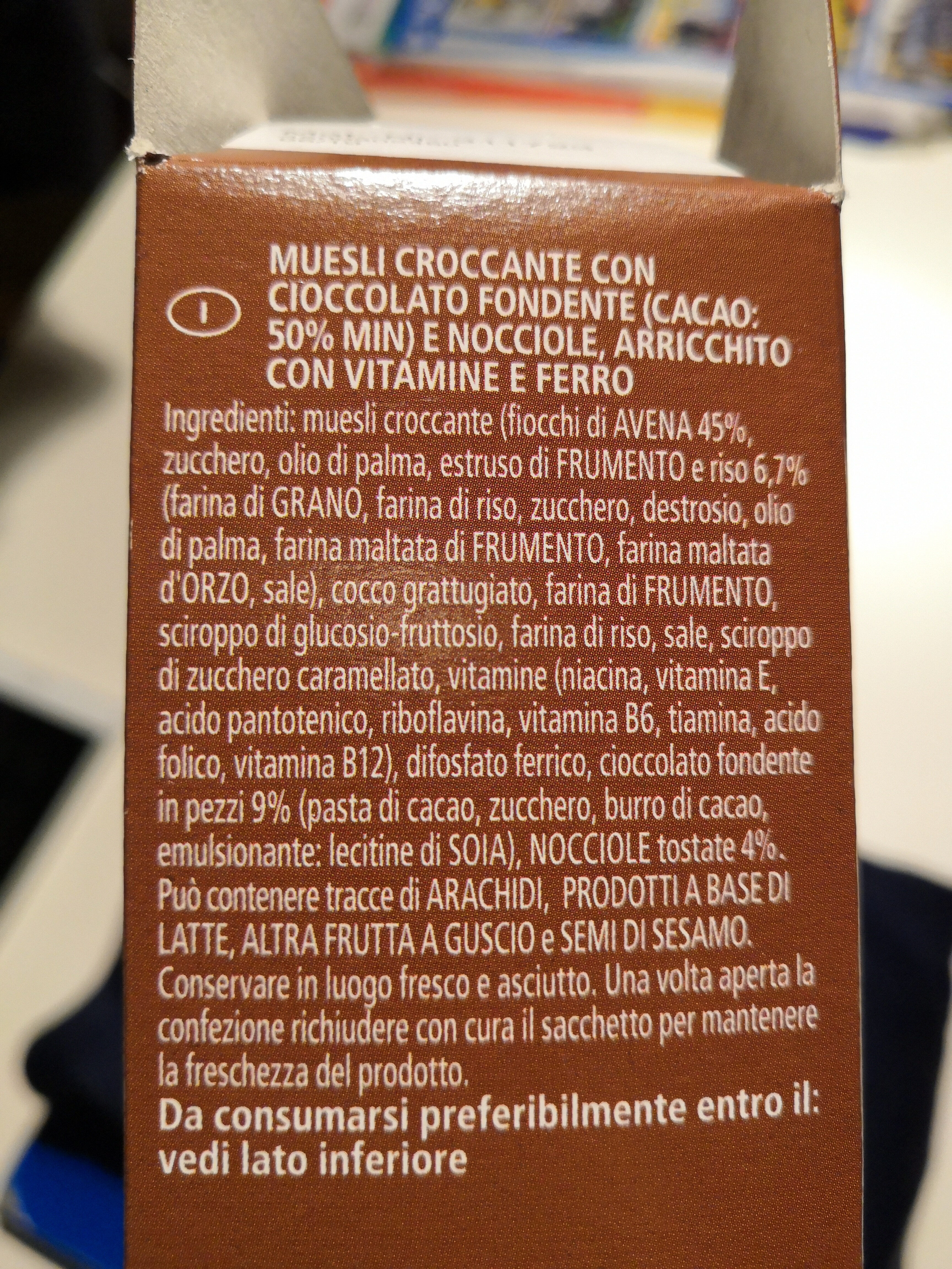 Muesli croccante al cioccolato e nocciole - Ingredients - it