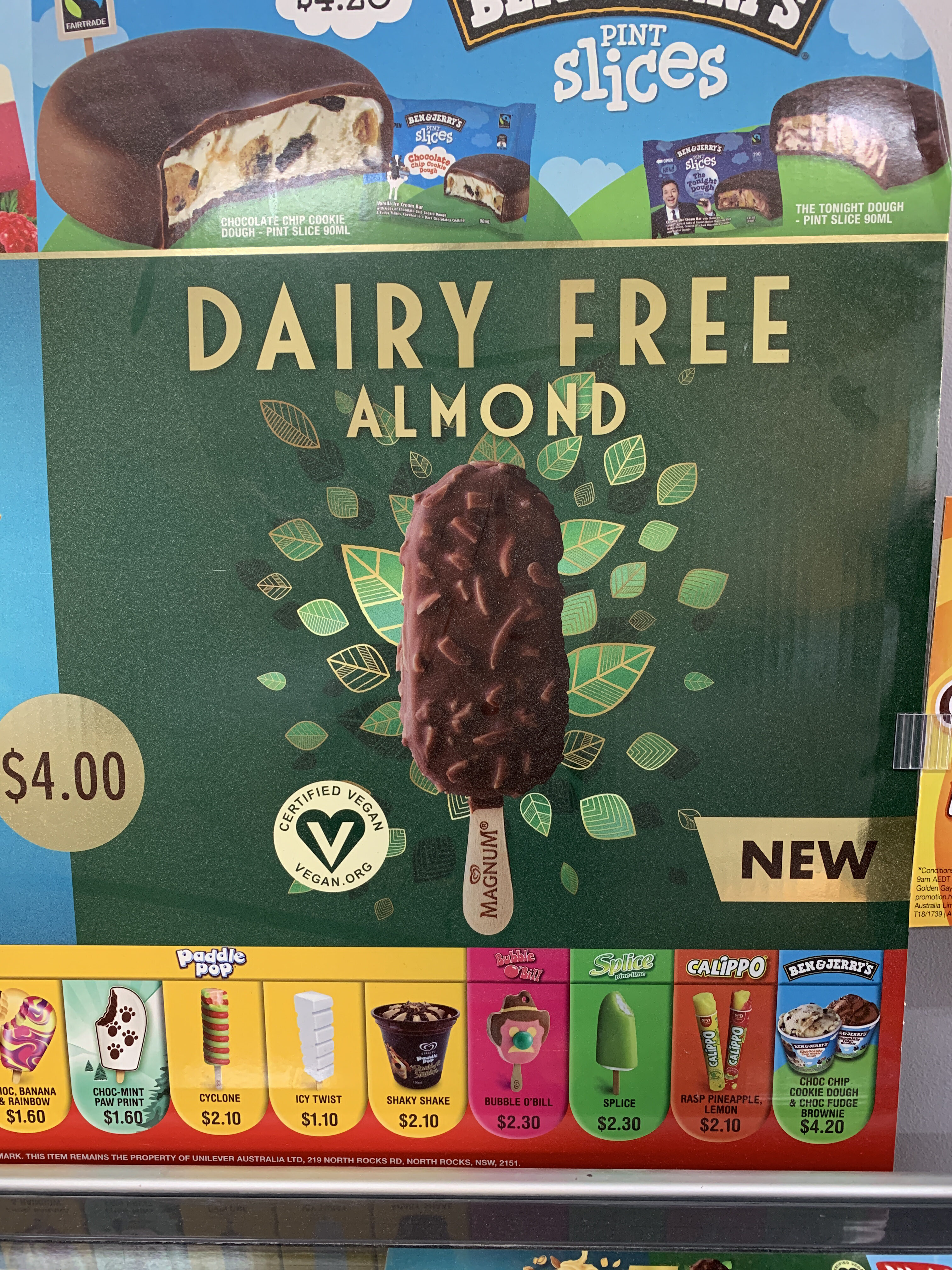 Vegan Almond is - Product - en